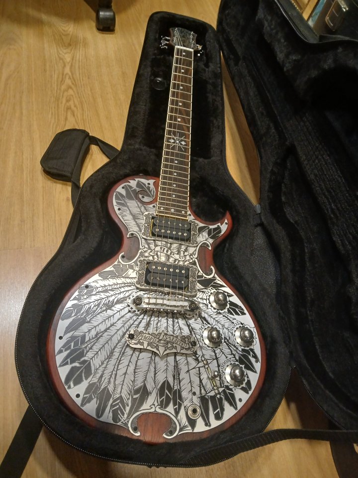 Teye USA Magpie Salute Rich Robinson