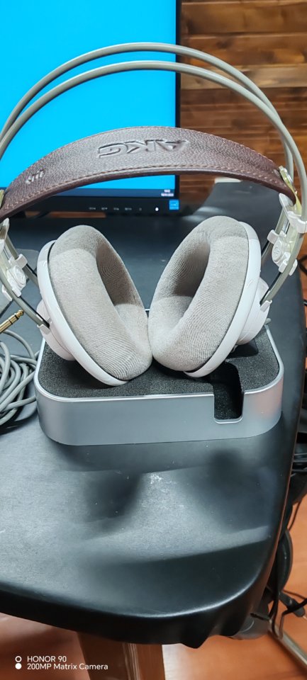 Auriculares estudio AKG 701