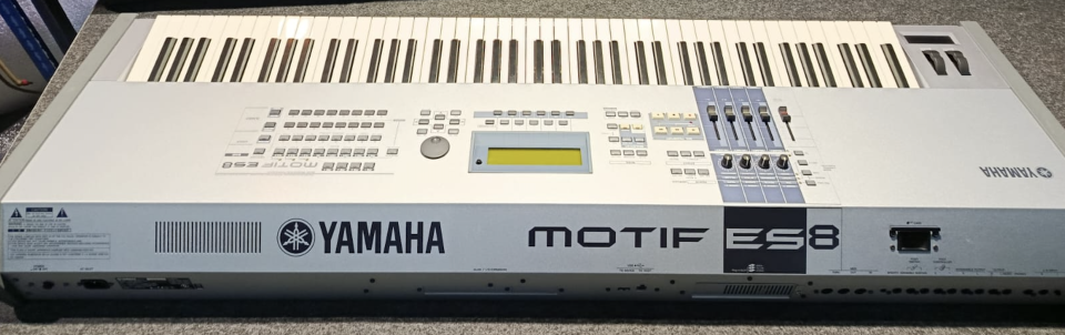 Teclado YAMAHA MOTIF ES8