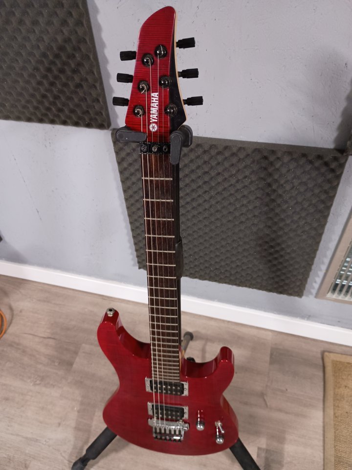 Guitarra eléctrica Yamaha RGX620DZ