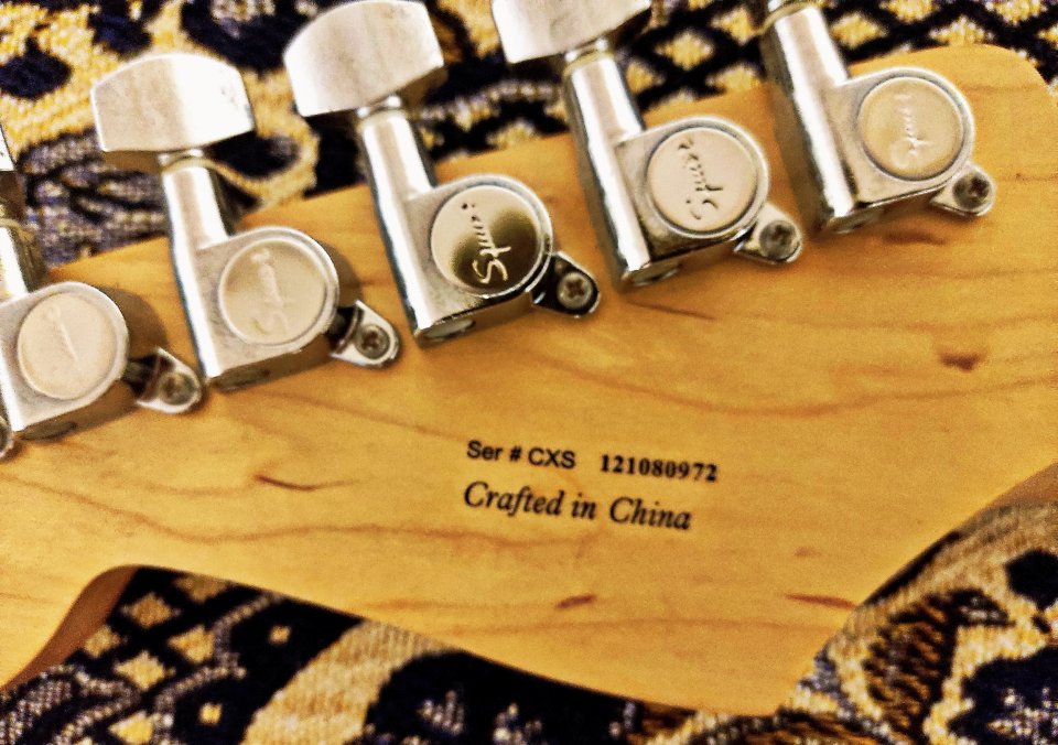 Fender Stratocaster Squier Blanca de segunda mano · Foto 4 de 6 · Barcelona · 160 €