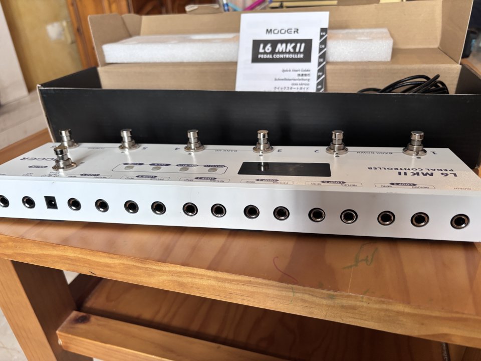 Controladora de pedales Mooer L6 MK II de segunda mano · Foto 4 de 5 · Jaén · 95 €