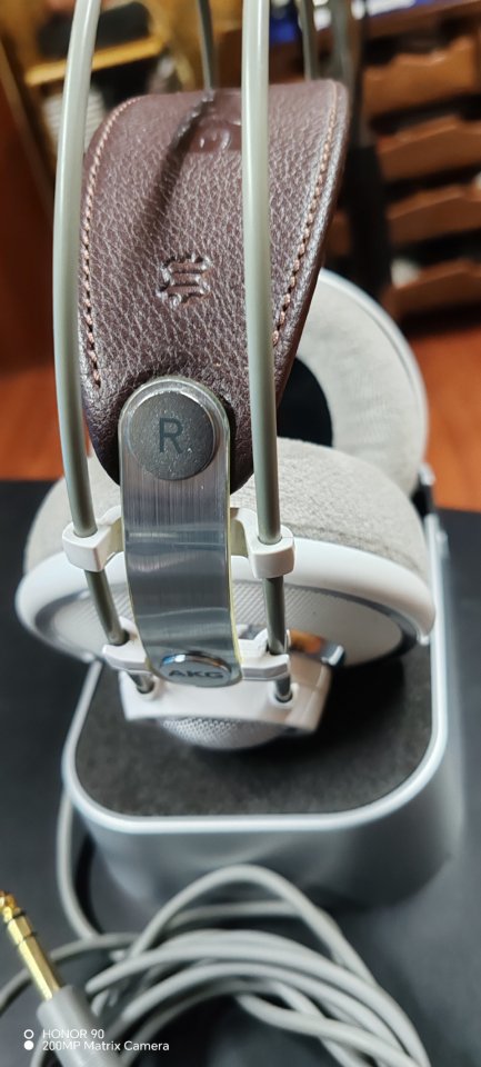 Auriculares estudio AKG 701