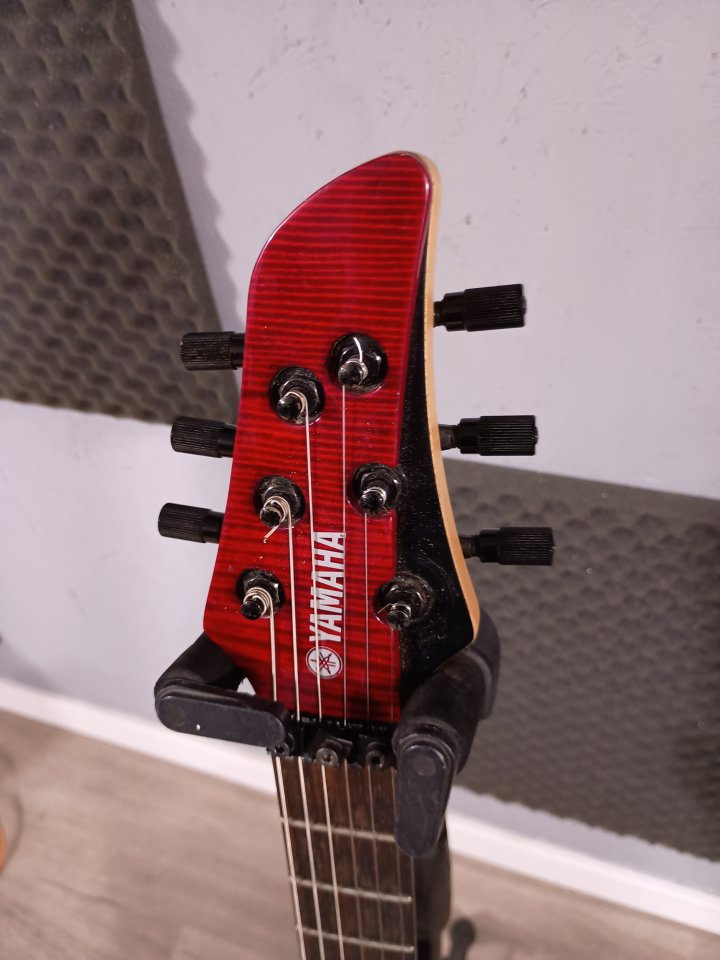 Guitarra eléctrica Yamaha RGX620DZ