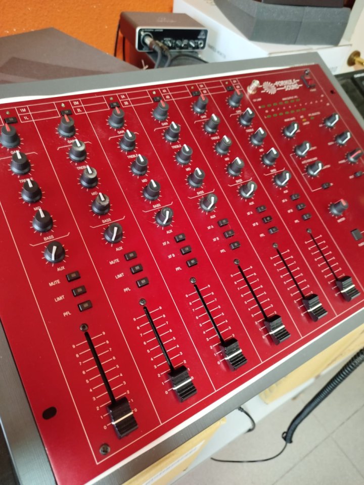 Formula Sound FSM-600 de segunda mano · Foto 1 de 3 · Castellón · 700 €