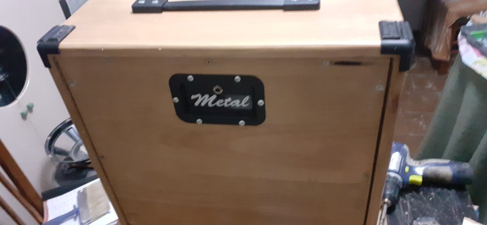 Pantalla artesanal 1x12 madera de Abeto finlandes 18mm