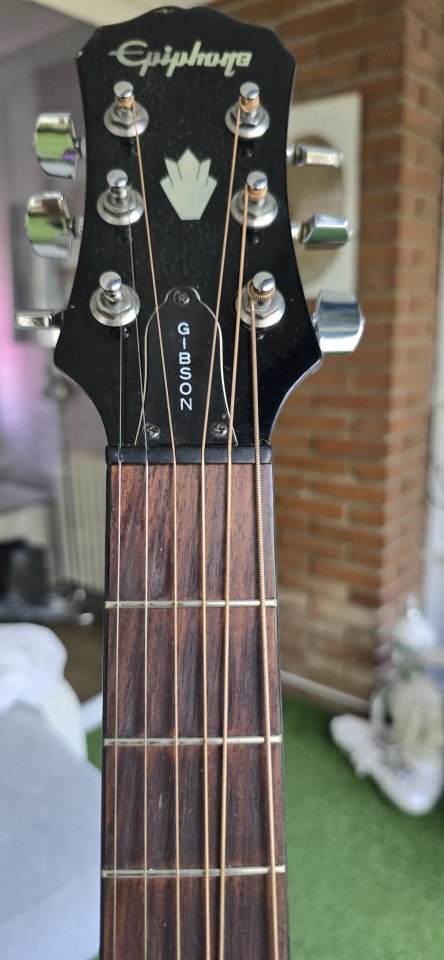 Guitarra Acústica Epiphone Zurd@ de segunda mano · Foto 10 de 10 · Madrid · 160 €