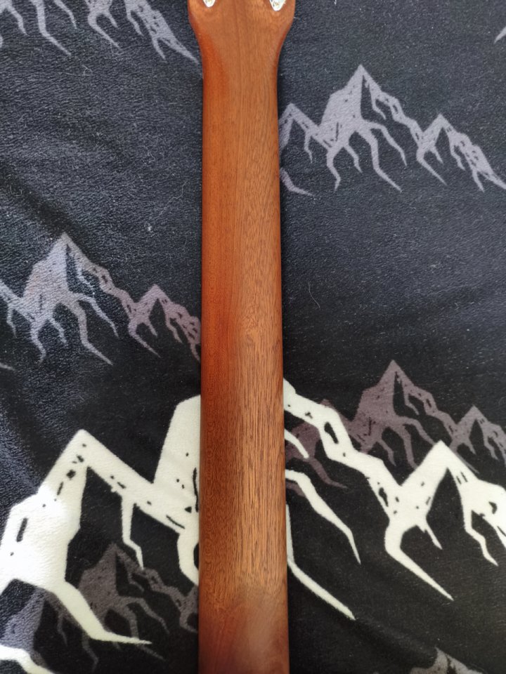 (O CAMBIO) Guitarra acústica Martin D-X2E Koa (México, 2022) de segunda mano · Foto 5 de 10 · Sevilla · 500 €