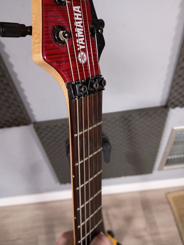 Guitarra eléctrica Yamaha RGX620DZ