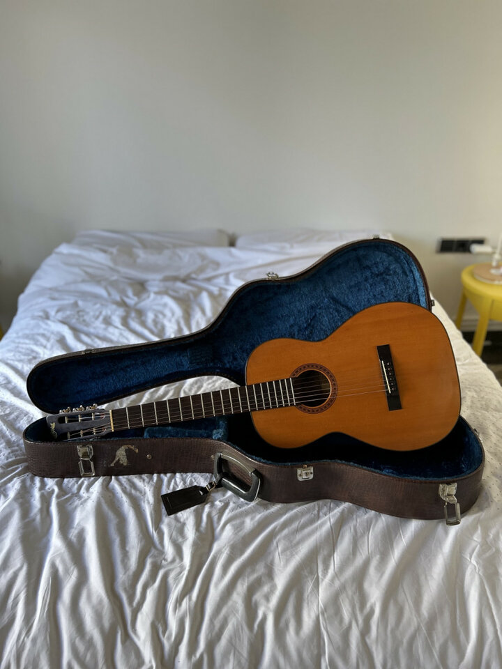 Parlor S. Yairi de 1977