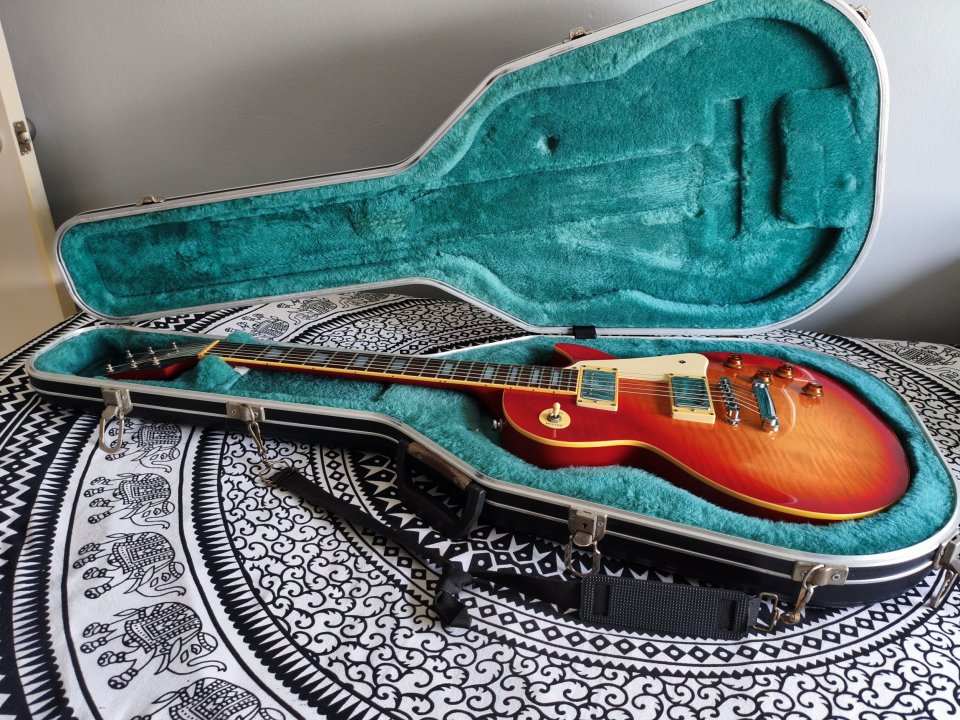 Estuche rígido guitarra eléctrica de segunda mano · Foto 6 de 6 · Sevilla · 50 €
