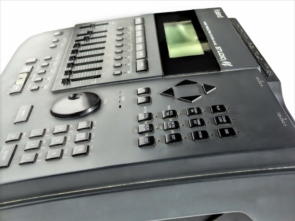 Secuenciador y Modulo de Sonidos ROLAND MV-30