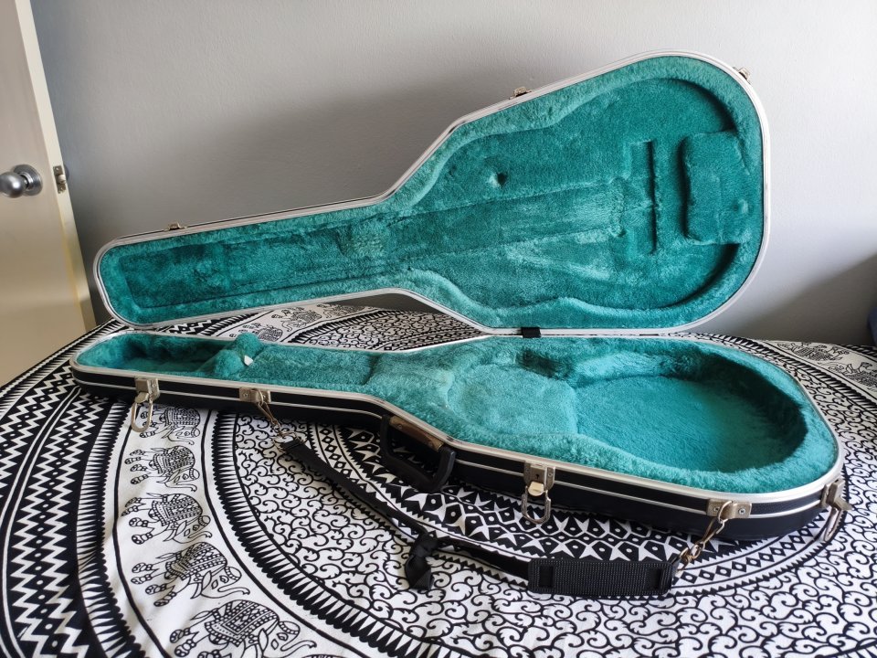 Estuche rígido guitarra eléctrica de segunda mano · Foto 4 de 6 · Sevilla · 50 €
