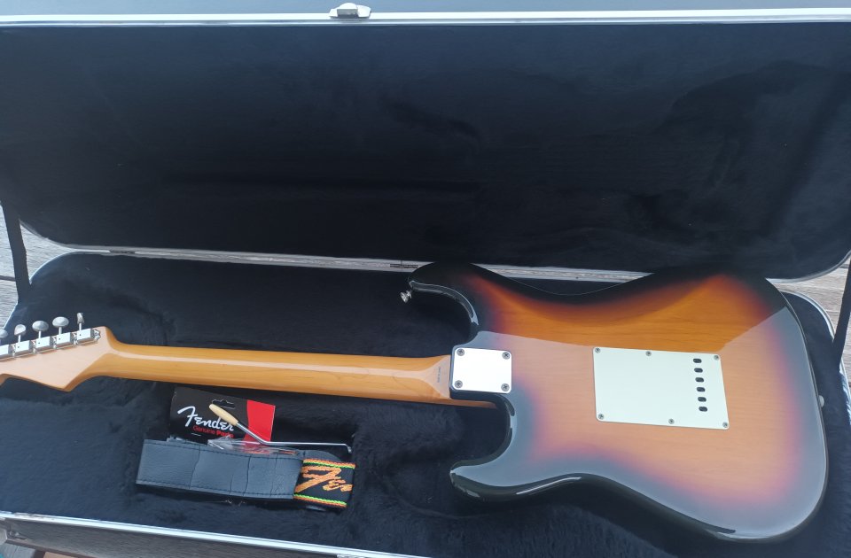 Fender Stratocaster MIJ 1993 - VENDIDA