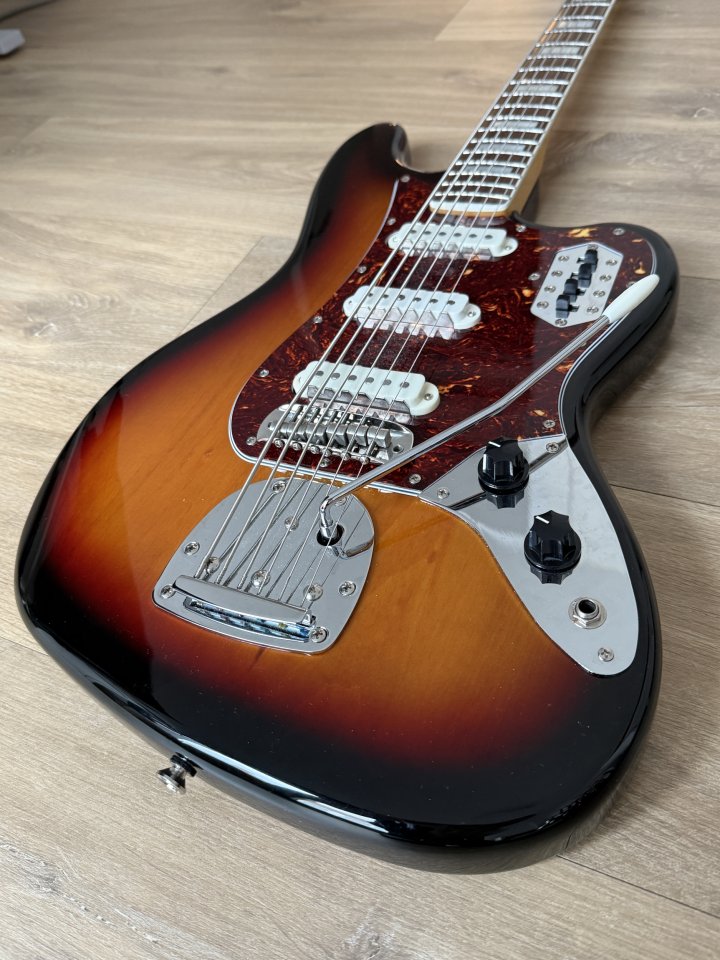 Squier VM Bass VI Staytrem Bridge