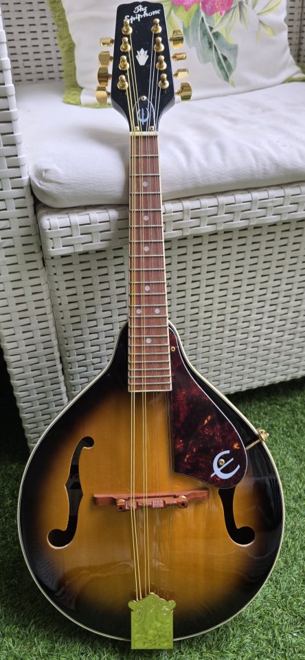Mandolina Epiphone de segunda mano · Foto 8 de 10 · Madrid · 160 €