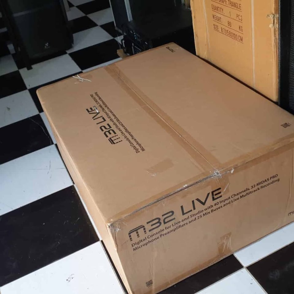 Midas M32 LIVE 40-channel Digital Mixer console