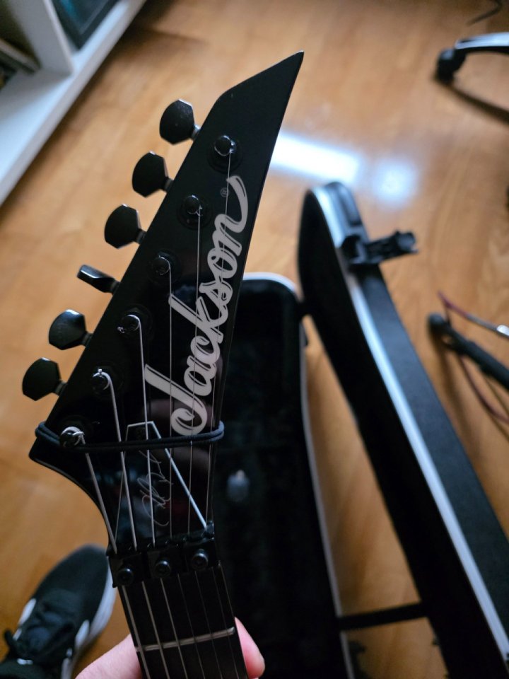 Jackson pro demmelition king v red tide fade