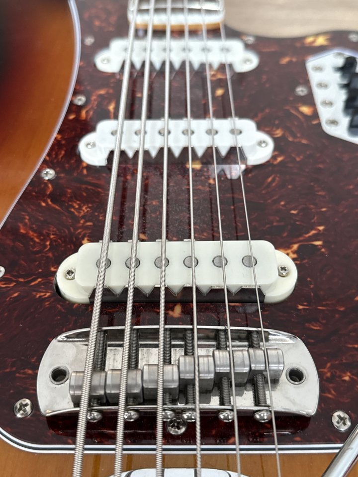 Squier VM Bass VI Staytrem Bridge