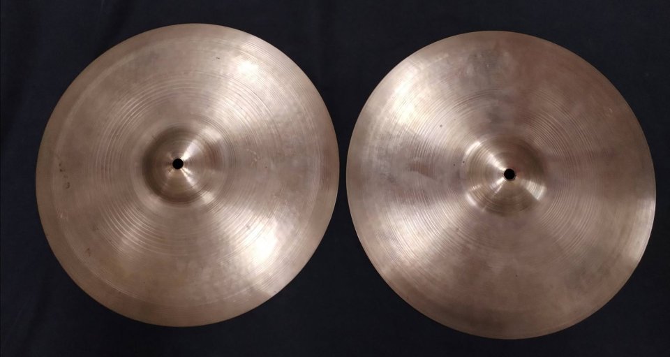 Hi Hat Avedis de 15" de segunda mano · Foto 1 de 8 · Barcelona · 299 €