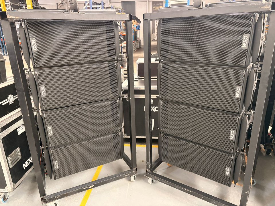 Equipo NEXO GEO-S12 + CD18 + amplificación de segunda mano · Foto 1 de 3 · Murcia · 23000 €