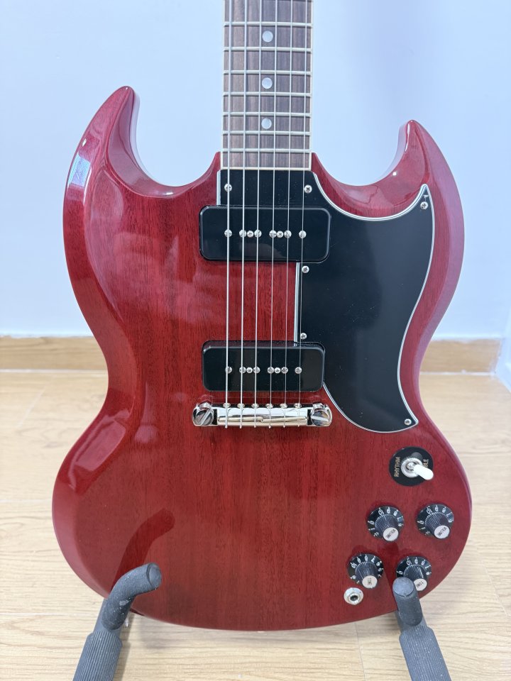 Gibson SG Special Vintage Cherry - 3 meses. de segunda mano · Foto 7 de 10 · Sevilla · 1000 €