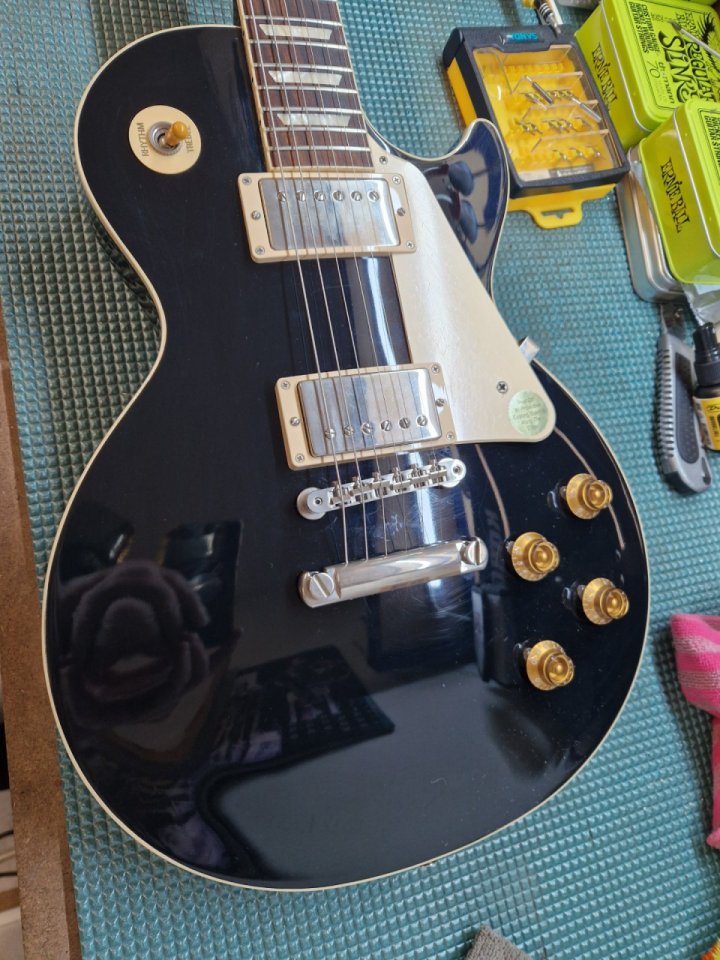 Gibson Standard Exclusive 2021 + straplocks y correa Gibson de segunda mano · Foto 6 de 10 · Navarra · 1950 €