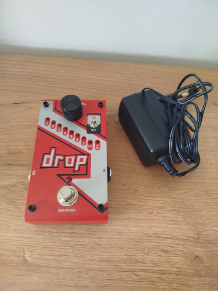 Pedal Drop Digitech de segunda mano · Foto 1 de 3 · Asturias · 120 €