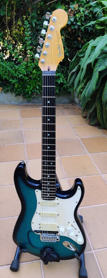 Guitarra Fender Stratocaster Ultra Plus de 1991 de segunda mano · Foto 1 de 10 · Asturias · 2250 €