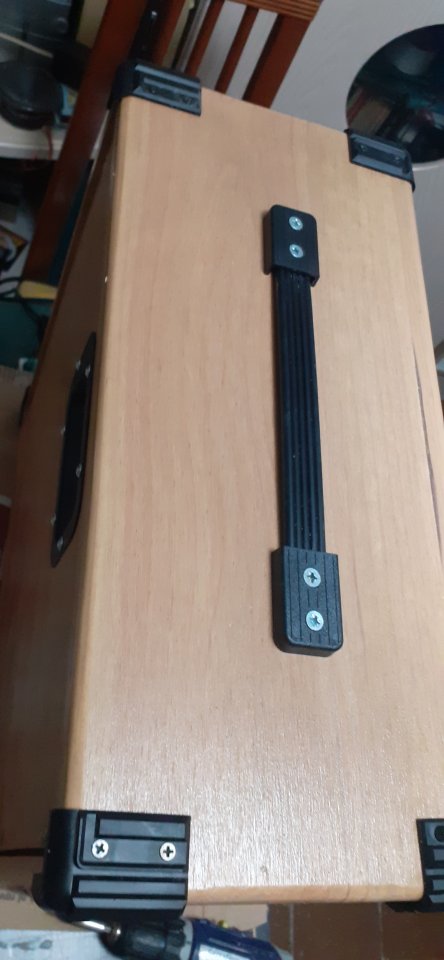 Pantalla artesanal 1x12 madera de Abeto finlandes 18mm