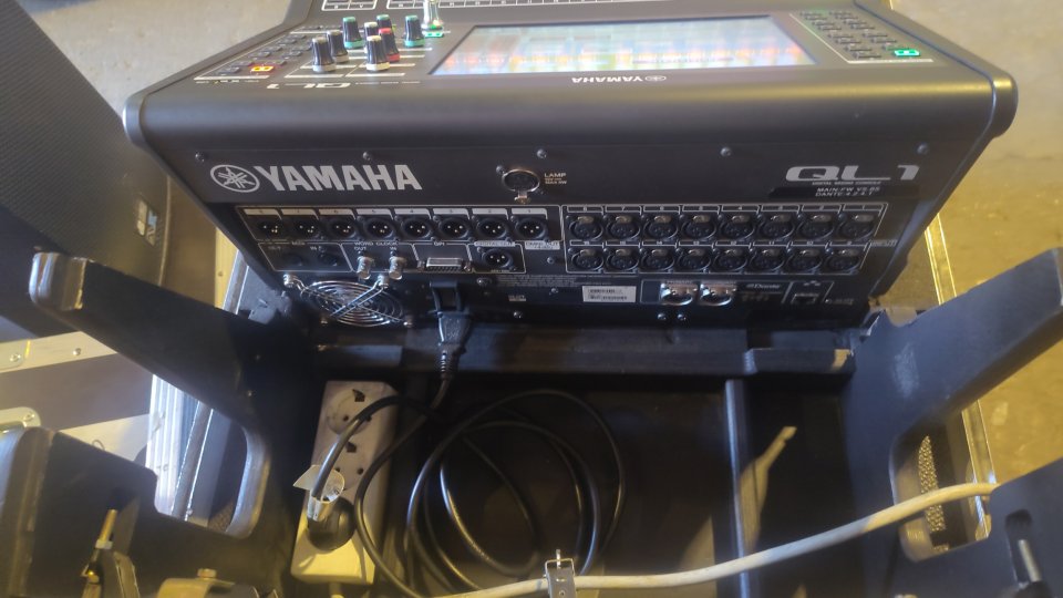 YAMAHA QL1 de segunda mano · Foto 7 de 10 · Barcelona · 5000 €