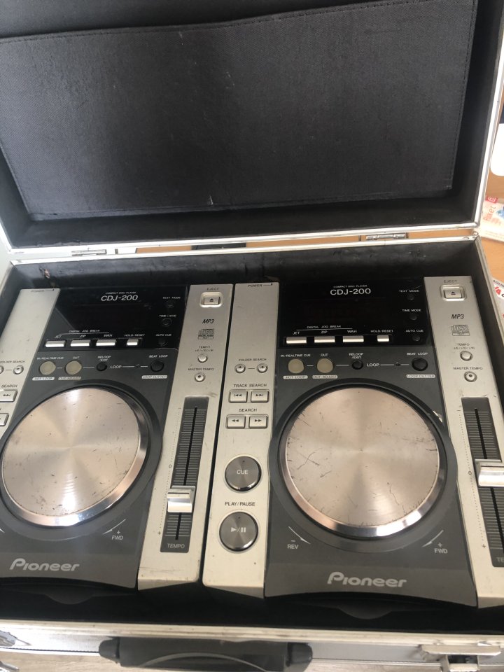 VENDO 2 reproductores de CD pioneer CDJ 200