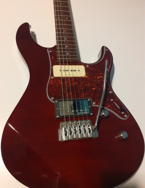 Cambio/Vendo Yamaha Pacífica 611VFM