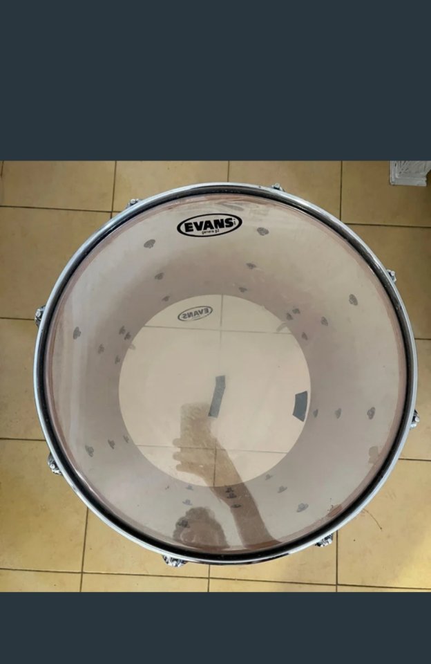 Tom base de 16x16 Yamaha Stage Custom negro lacado