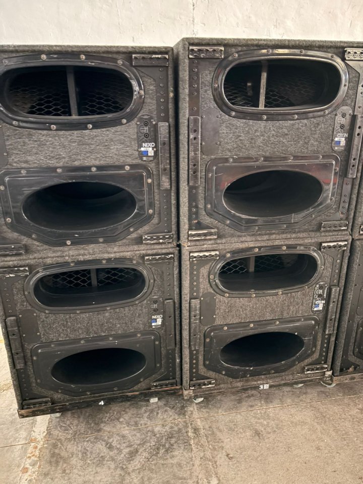 Equipo NEXO GEO-S12 + CD18 + amplificación de segunda mano · Foto 2 de 3 · Murcia · 23000 €