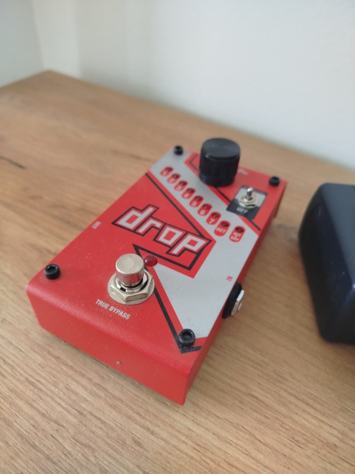Pedal Drop Digitech de segunda mano · Foto 3 de 3 · Asturias · 120 €