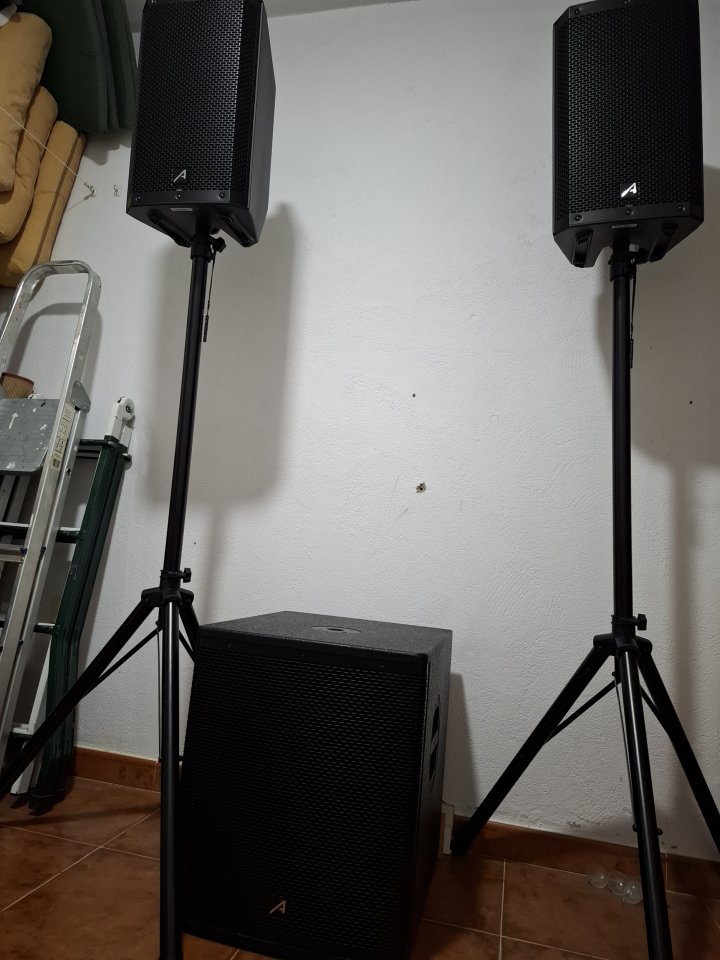 Pequeño equipo de sonido de segunda mano · Madrid