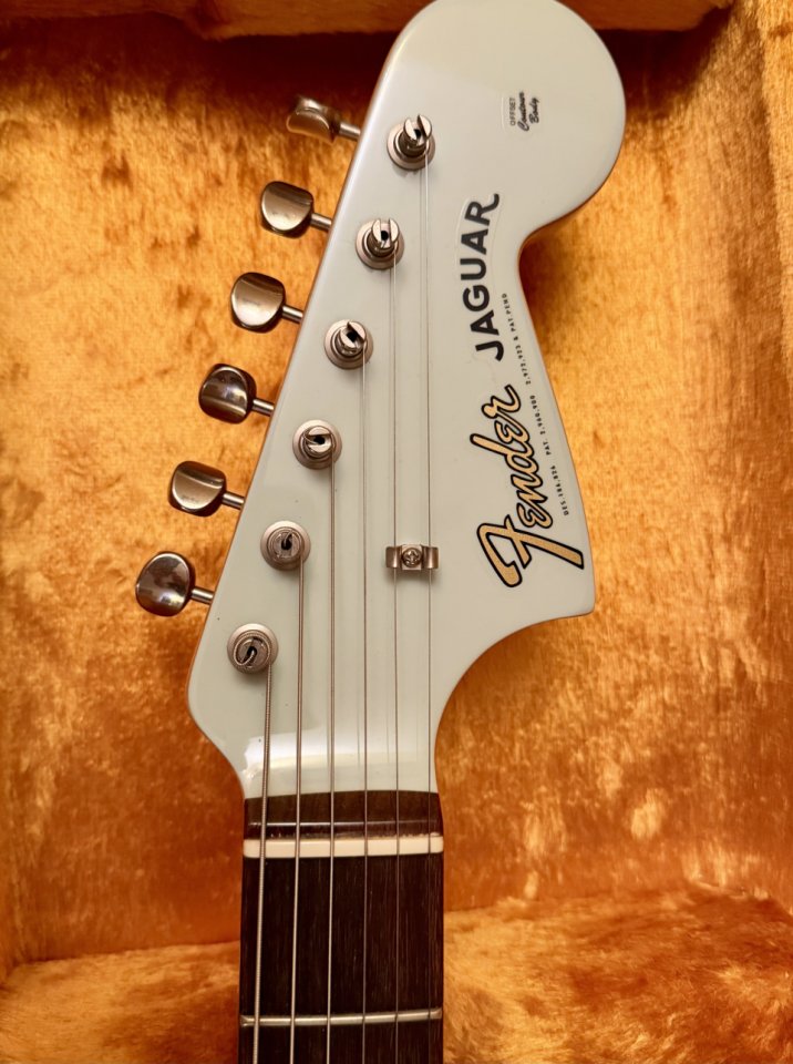 Fender FSR Jaguar American Vintage 62 Thin Skin de segunda mano · Foto 4 de 10 · Gipuzkoa · 2950 €