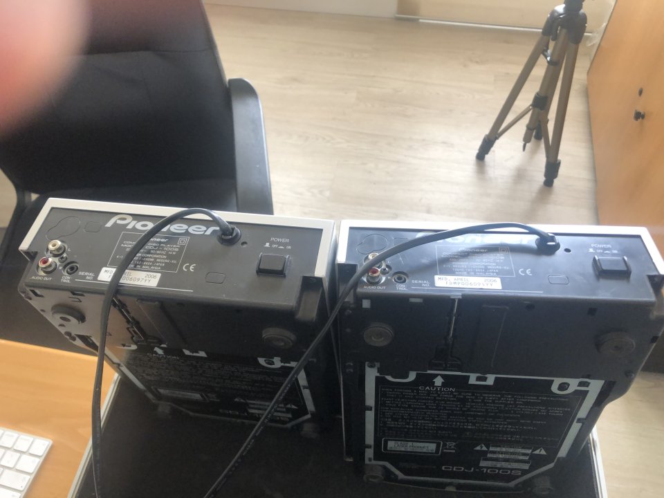 VENDO 2 reproductores de CD pioneer CDJ 100S