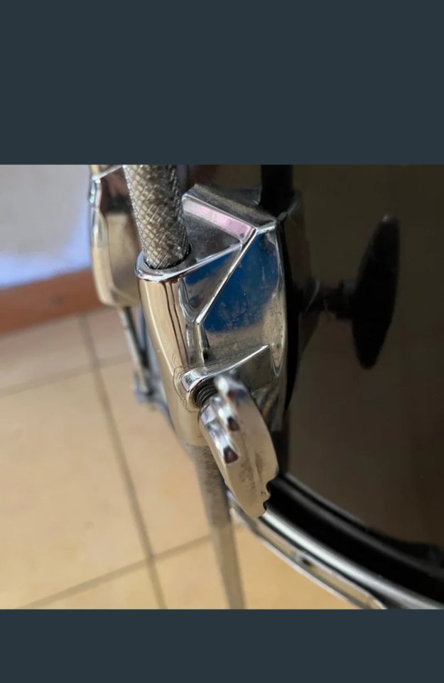 Tom base de 16x16 Yamaha Stage Custom negro lacado