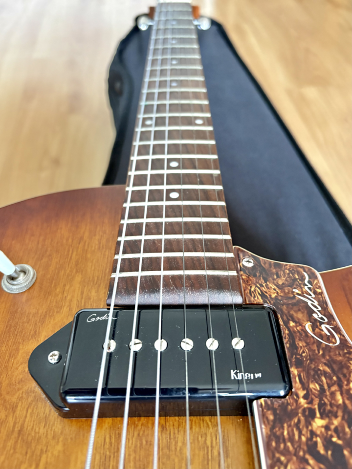 Godin 5th Avenue CW Kingpin II de segunda mano · Foto 2 de 5 · Lleida · 650 €