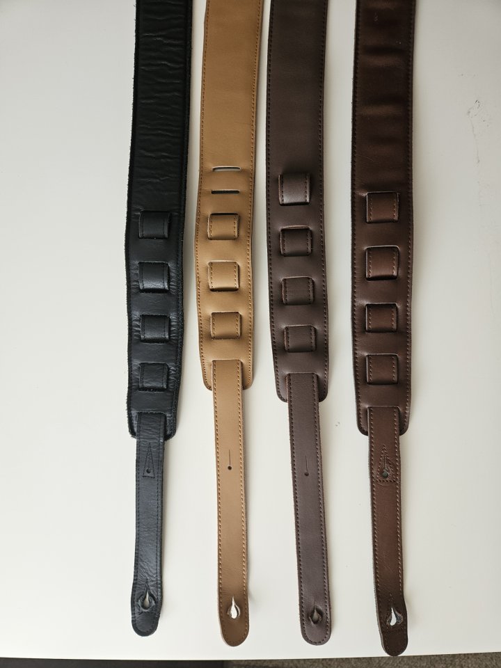 Correa de piel Dat Strap (4 colores) de segunda mano · Foto 7 de 8 · Barcelona · 18 €
