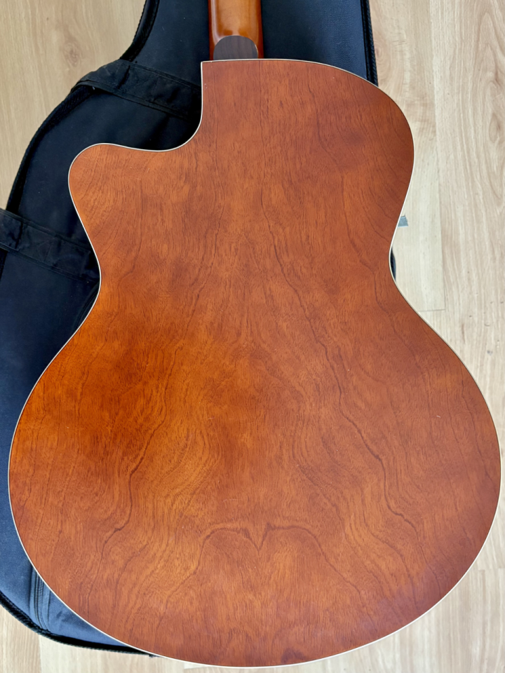 Godin 5th Avenue CW Kingpin II de segunda mano · Foto 3 de 5 · Lleida · 650 €