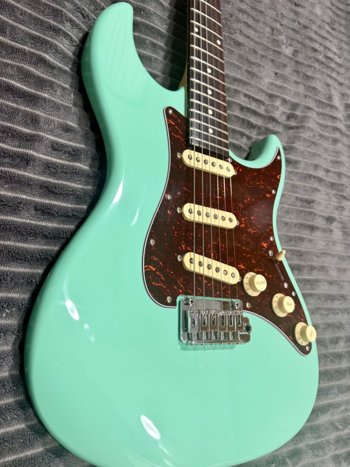 Sire Guitars S3 SSS MLG Mild Green