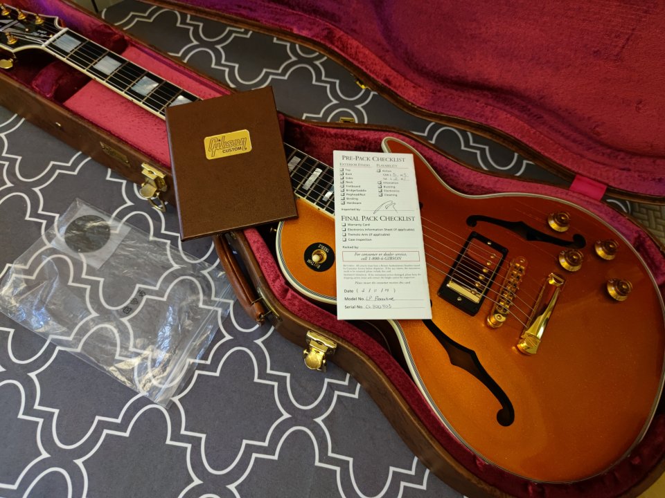Gibson Custom Shop Limited Run Les Paul Florentine Orange Sparkle (2014) de segunda mano · Foto 3 de 7 · Zaragoza