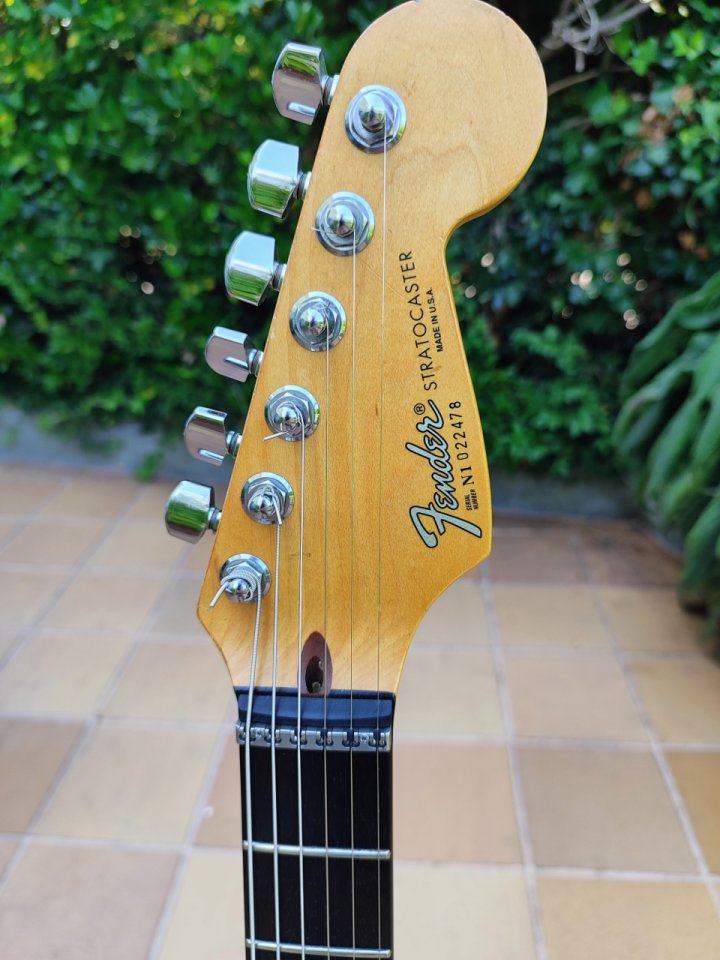 Guitarra Fender Stratocaster Ultra Plus de 1991 de segunda mano · Foto 8 de 10 · Asturias · 2250 €