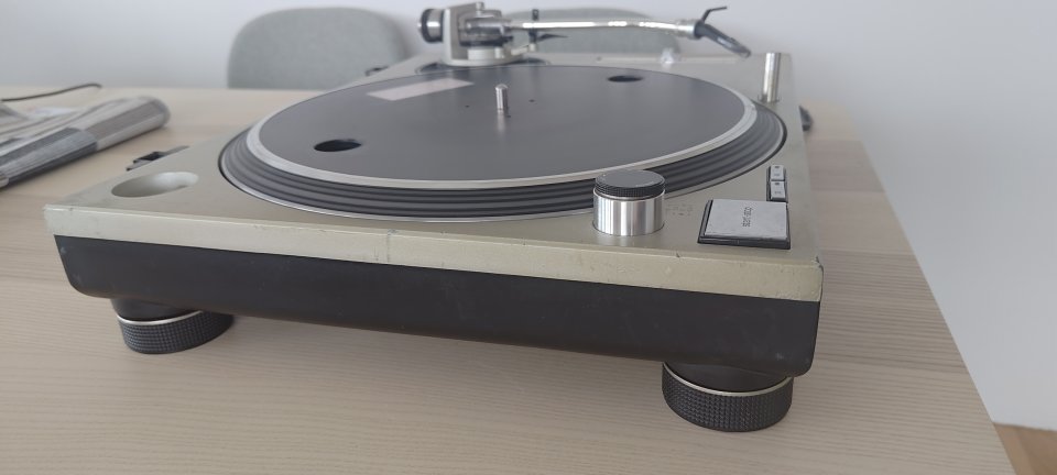 Technics SL1200 MK2