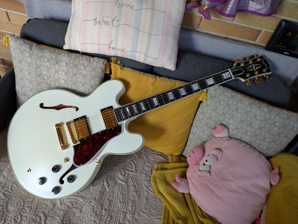 EPIPHONE IGC 1959 ES-355 CLASSIC WHITE (estuche y envío incluidos) de segunda mano · Foto 1 de 9 · Madrid · 1000 €
