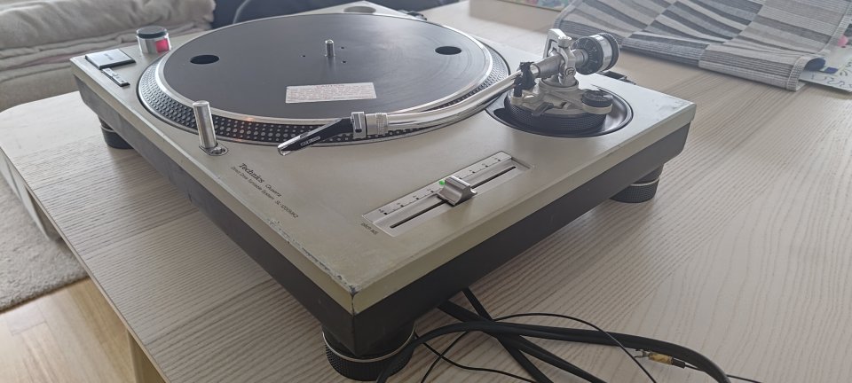 Technics SL1200 MK2