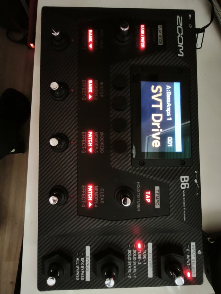 Multiefectos ZOOM B6 de segunda mano · Foto 3 de 3 · Barcelona · 280 €